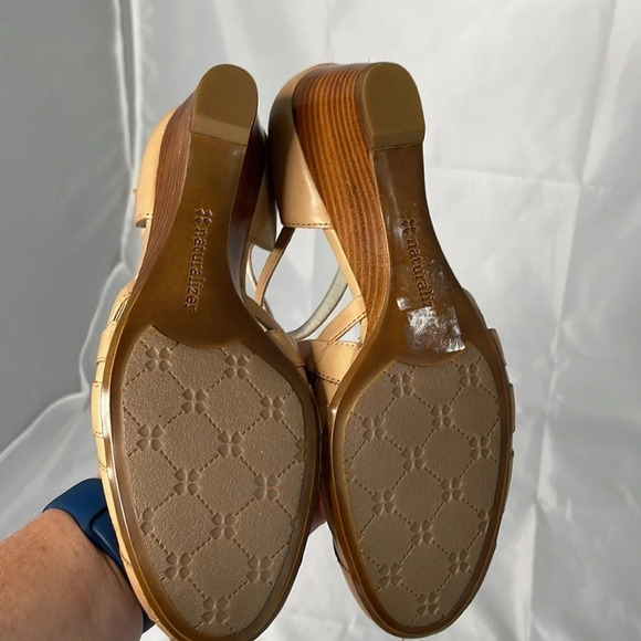 NATURALIZER Swirl Tan Leather Wedge Ankle Strap Shoes Cutout Coastal 6.5W - Picture 9 of 14